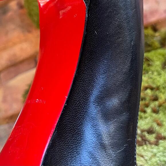 CHRISTIAN LOUBOUTIN Black Leather Pumps SZ 37 (7 US) - Picture 9 of 11